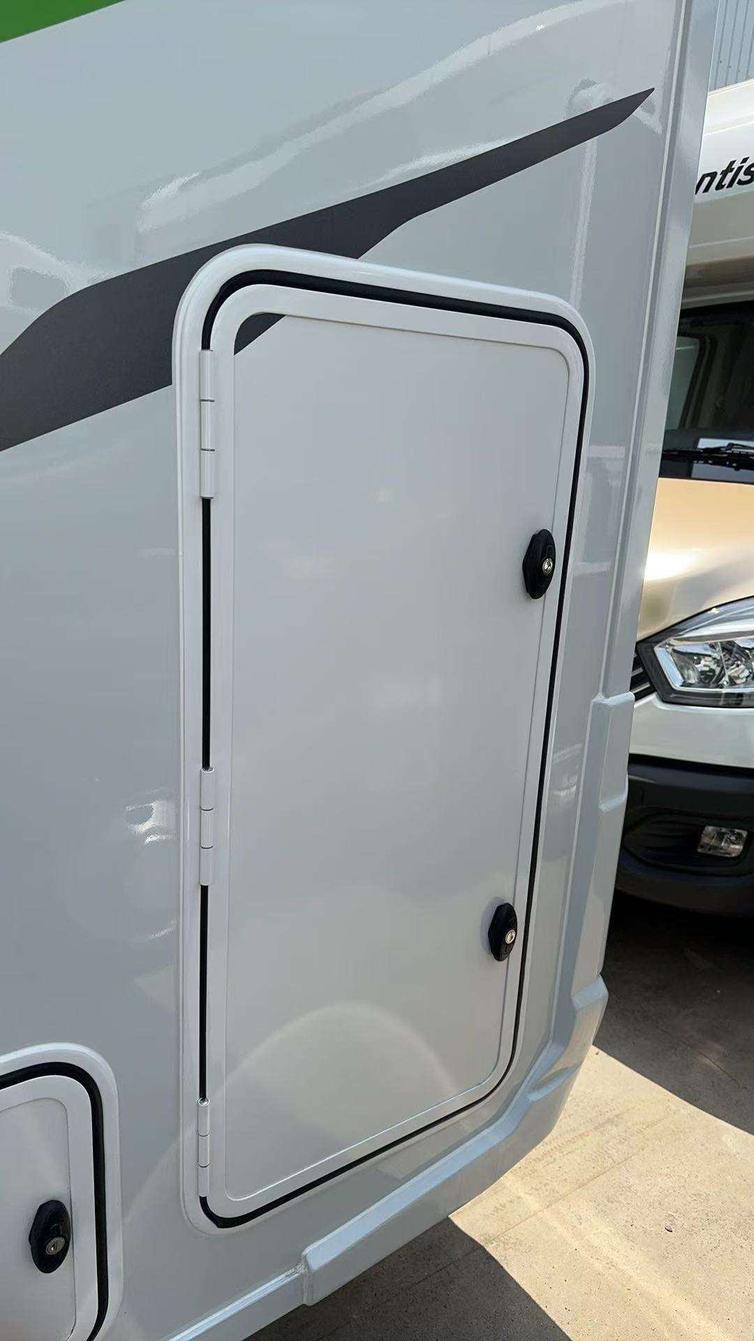 Portello di Accesso in Allumin - Luggage recensione e prezzo